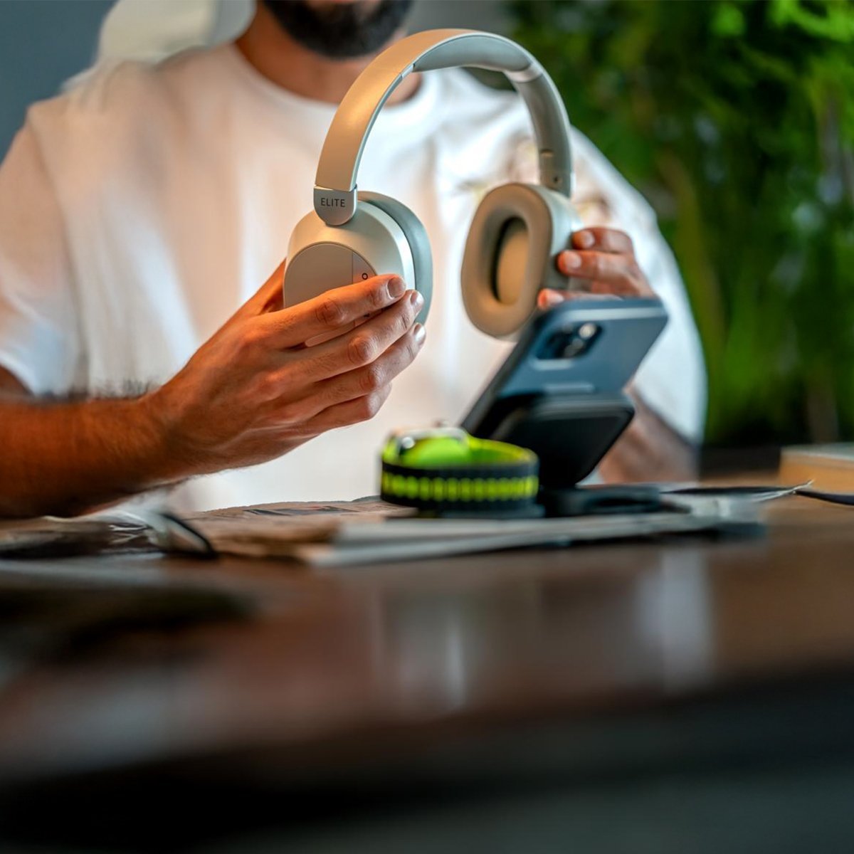 Maestro - Elite Bluetooth Headset - Cream - Image 4
