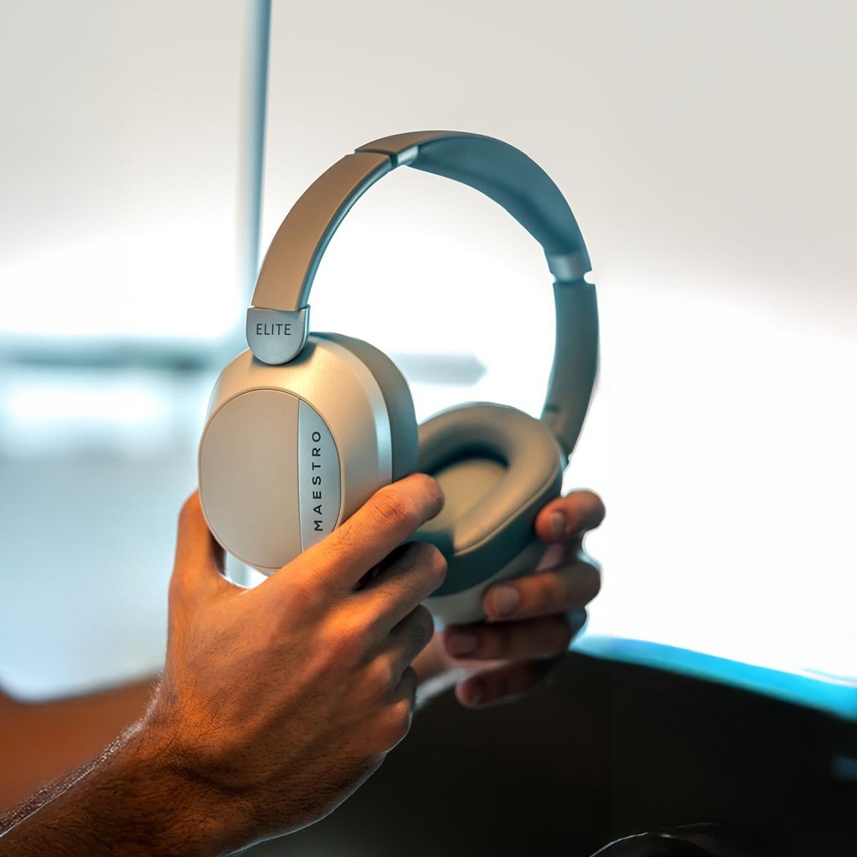 Maestro - Elite Bluetooth Headset - Cream - Image 3